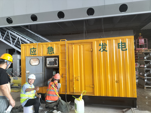 丽江怎样判断空气滤清器是否需要更换？